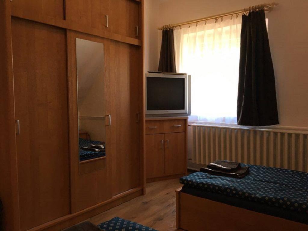 Fitt Maganszallashely Sásd 外观 照片