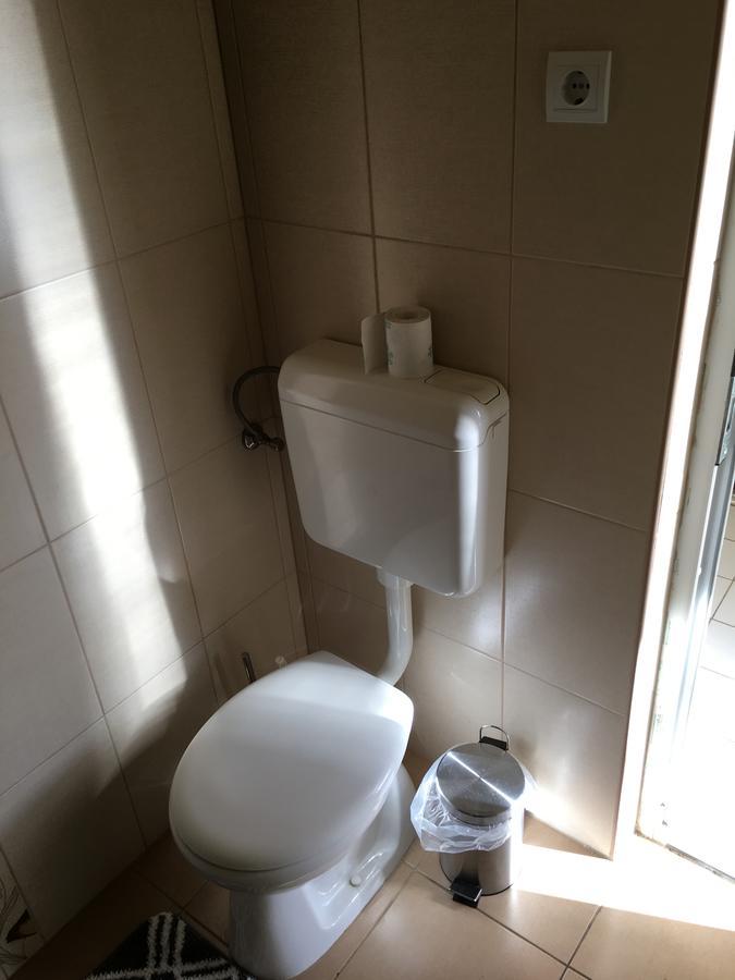 Fitt Maganszallashely Sásd 外观 照片